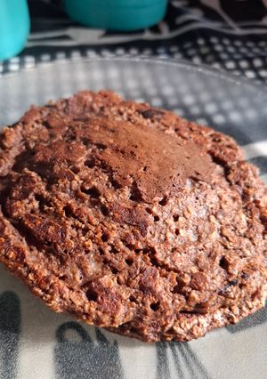 Una foto de Panqueque de banana, cacao y avena