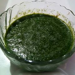 A picture of Curry leaves chutney.