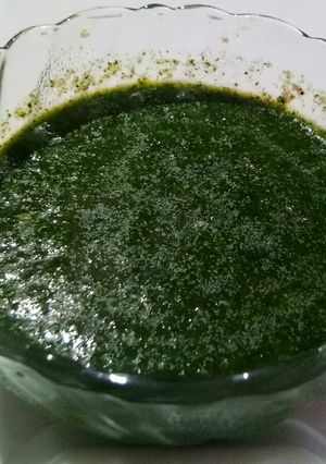 A picture of Curry leaves chutney.