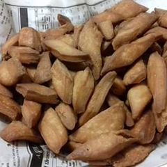 A picture of Sweet paray (Sweet Namak Paray).