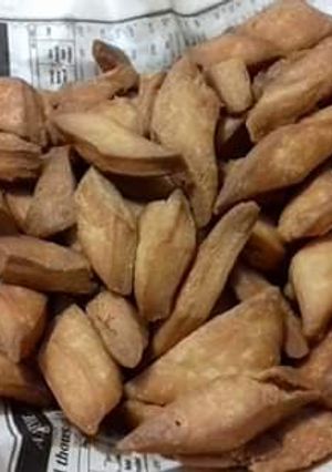 A picture of Sweet paray (Sweet Namak Paray).