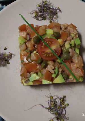 Una foto de Tartar de salmón ahumado