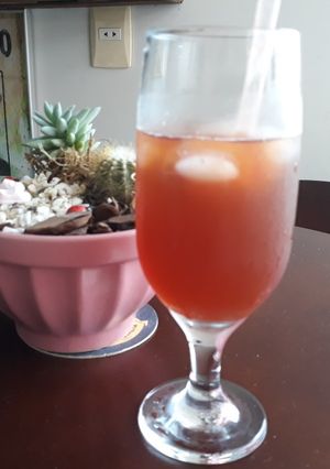 Foto de Chá vermelho gelado com amora