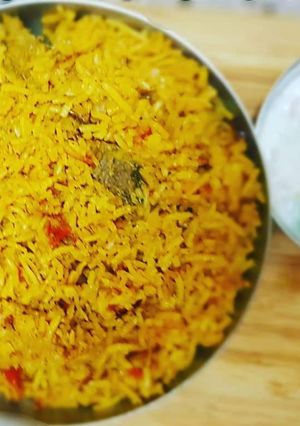 தேங்காய் பால் ஸ்பெஷல் மட்டன் தம் பிரியாணி (Thenkaai paal special mutton biryani recipe in tamil) செய்முறை முக்கிய புகைப்படம்