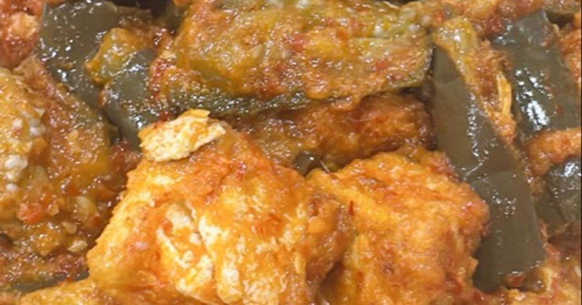 Sambal Terung dengan Tahu Goreng dan Bunga Sedap Malam Vegan Vegetarian