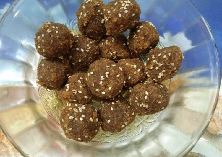 Coconut Laddu With Date Palm Jaggery