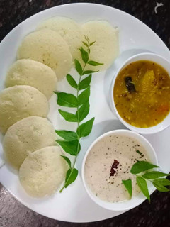 इडली सांबर (idli sambar Recipe in Hindi) रेसिपी मुख्य फोटो