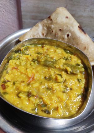 A picture of Moringa moong dal / munagaku pesara pappu.