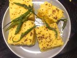 લસણિયા સ્વીટ કોર્ન ઢોકળા (Lasaniya Sweet Corn Dhokla Recipe In Gujarati)
