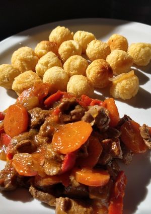 Una foto de Carne a la cacerola con papas noisette 🤤