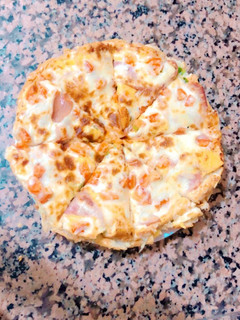صورة لوصفة بيتزا بالتوست 🍕