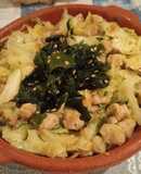 Soja texturizada con ensalada de alga wakame
