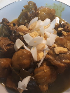 Una foto de Pollo en salsa con albóndigas😋😊