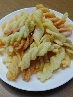 Hình của món Snack nui chiên.