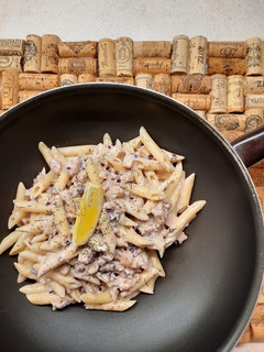 Glutén-, tej- és tojásmentes tőkehalas-citromos penne recept fotója