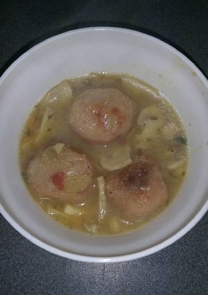 Una foto de Albóndigas de pollo con champiñones al vino blanco