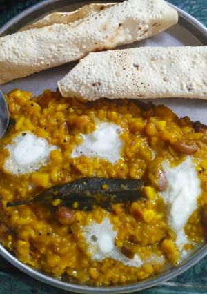 ગલકા ની ખીચડી(galaka ni khichdi in Gujarati) રેસીપી મુખ્ય ફોટો