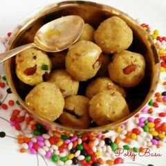 A picture of Chena-sooji laddu.