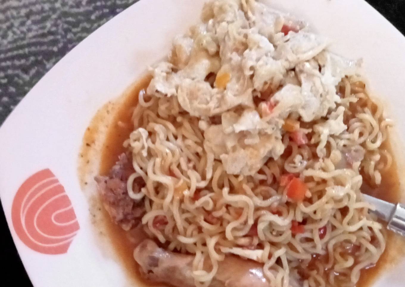 Ramen(noodle soup with scrambled eggs)