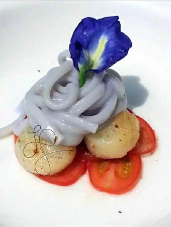 Easy Way Prepare Blue Alfredo Pasta With Scallop And Tomato For 4th Of July the Perfect Delicious