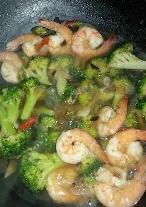 Foto resep Off the rest, teringin masak brokoli tumis udang🍤