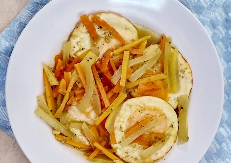 Telur ceplok bumbu acar