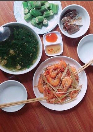 Hình của món Tôm hấp sả không cần nồi hấp chuyên dụng.