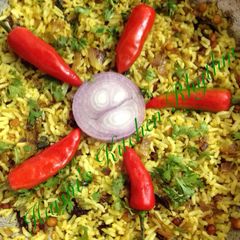 A picture of Onion fried rice.