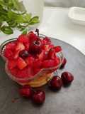 سلطة الكرز 🍒والفراولة🍓بذوق الليمون🍋