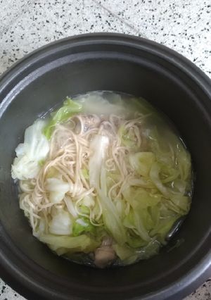 高麗菜雞(骨)白湯麵 的食譜成品照片