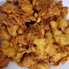 A picture of Vegetable fritters.