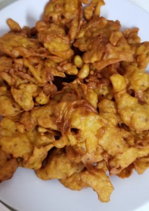 A picture of Vegetable fritters.