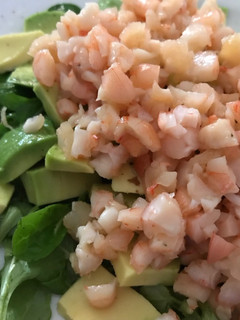 Una foto de Tartar de langostinos (cocidos)