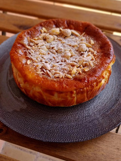 Una foto de Tarta de queso con toffee y frutos secos