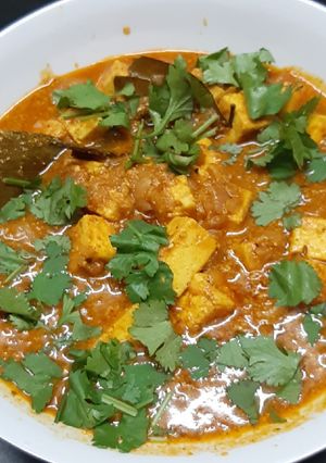 தாபா ஸ்டைல் பன்னீர் மசாலா (Paneer masala recipe in tamil) செய்முறை முக்கிய புகைப்படம்