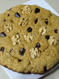 Una foto de Galletón de chocolate y nueces en sartén