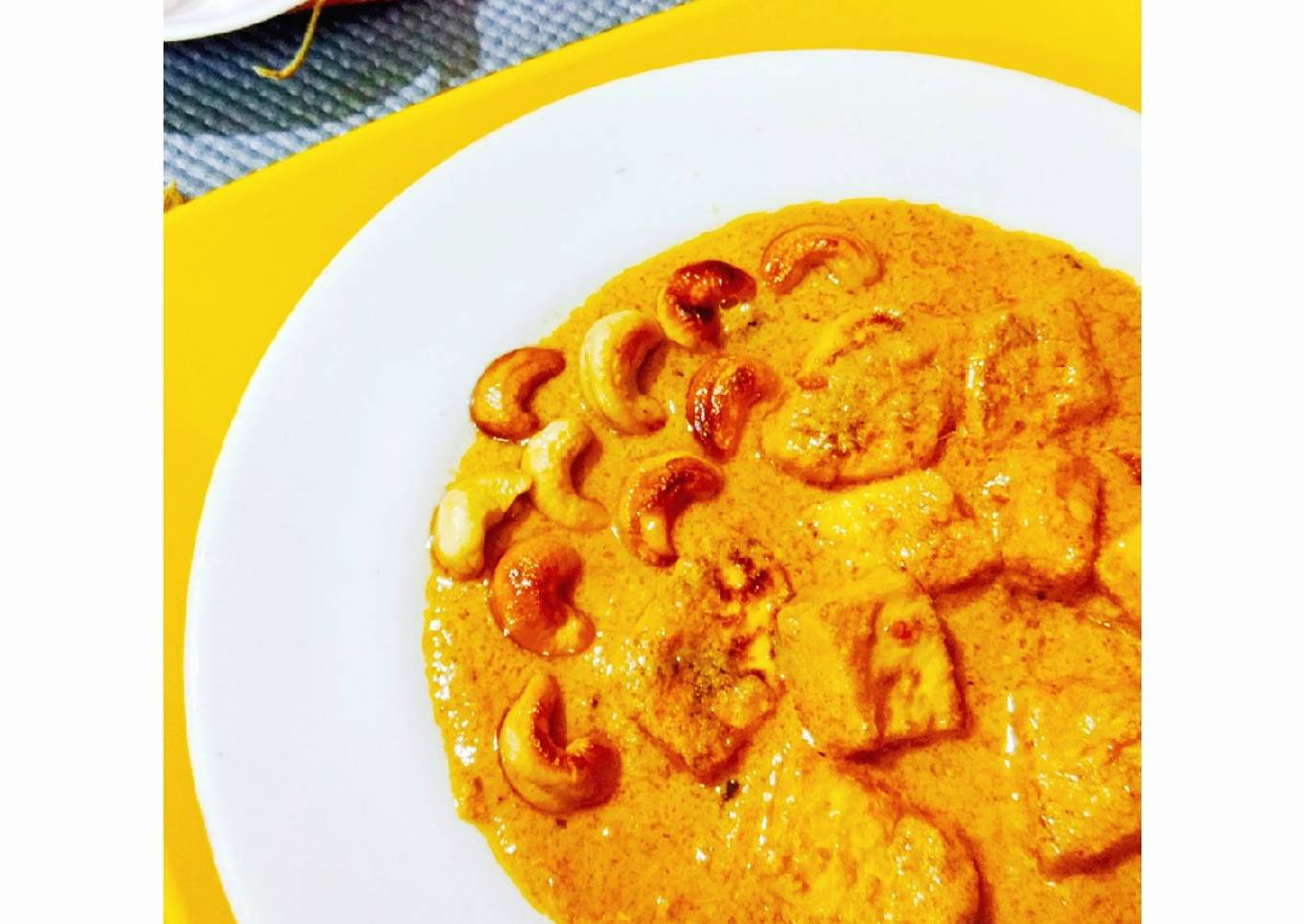 Kaju paneer (cottage cheese in cashew gravy)