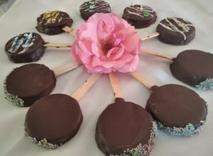 Una foto de Paletas de galletitas María