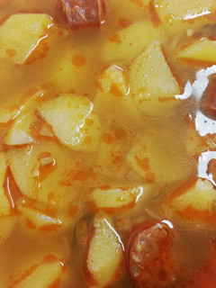 Una foto de Patatas con Chorizo