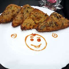 A picture of Aalu bread pakoda.