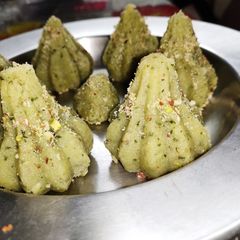 A picture of Pan Modak.