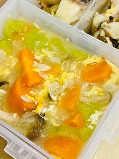 A picture of Luffa Mushroom Fish Stew.
