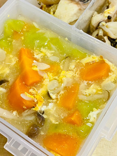 A picture of Luffa Mushroom Fish Stew.
