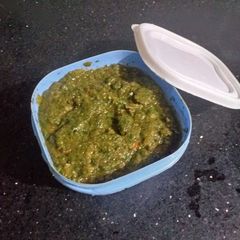 Dhaniya chutney A picture of Dhaniya chutney.