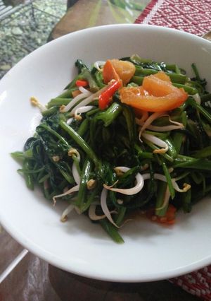 Foto resep Tumis Kangkung Campur Tauge