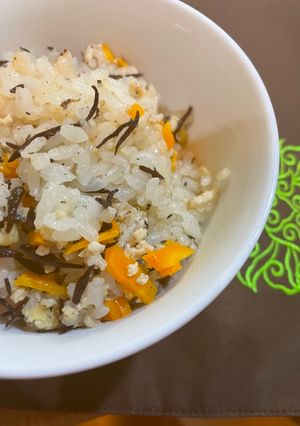 羊栖菜 雞絞肉飯　ひじきとひき肉のかやくごはん🍚 的食譜成品照片