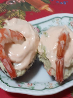 Una foto de Aguacates rellenos