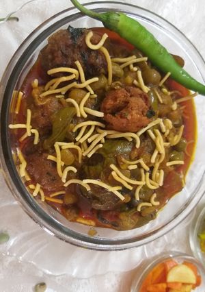 ઊંધિયું(Undhiyu Recipe in Gujarati) રેસીપી મુખ્ય ફોટો