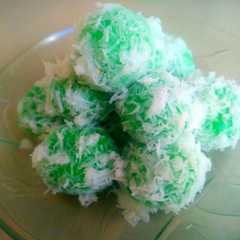 รูปของ Klepon Ketan isi gula merah