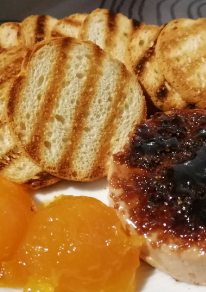 Una foto de Tostaditas de foie con mermelada de calabaza